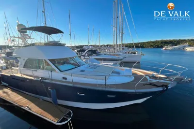 BENETEAU ANTARES 13.80 motor yacht for sale