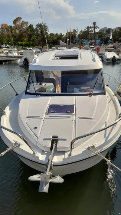 Beneteau Antares 8