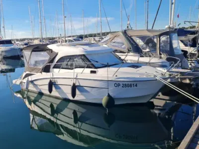 Beneteau Antares 8 OB