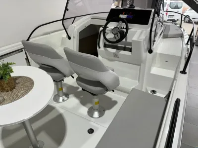 Beneteau Flyer 7 SUNdeck Pilot Edition