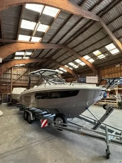 Beneteau Flyer 8 Sundeck V2