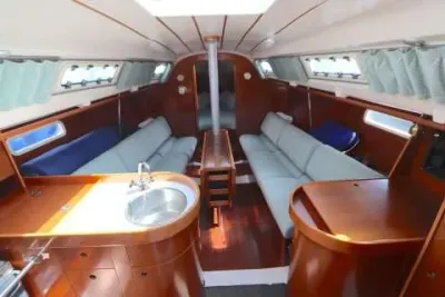 Beneteau Oceanis 300