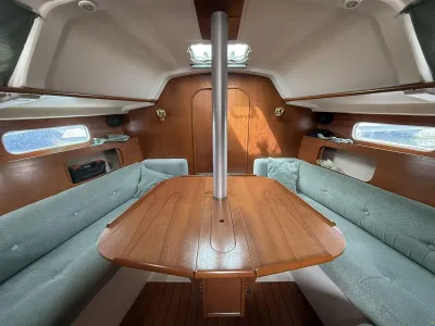 Beneteau Oceanis 321