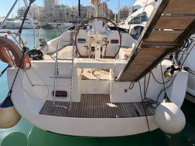 Beneteau Oceanis 37
