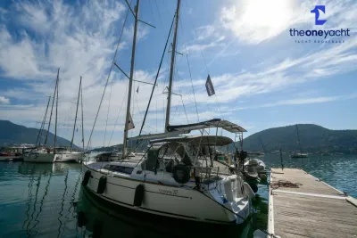 Beneteau Oceanis 37