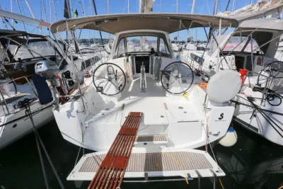 Beneteau Oceanis 38.1