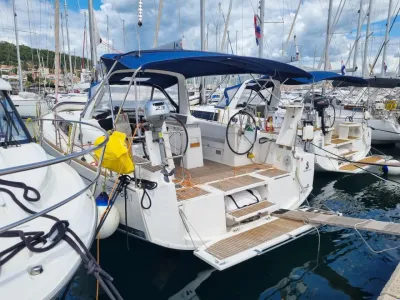 Beneteau Oceanis 38.1