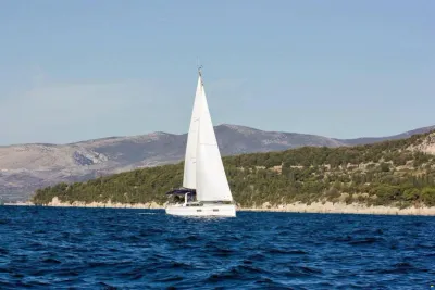 Beneteau Oceanis 38