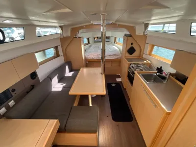 Beneteau Oceanis 38