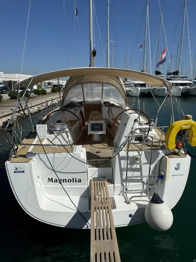 Beneteau Oceanis 43
