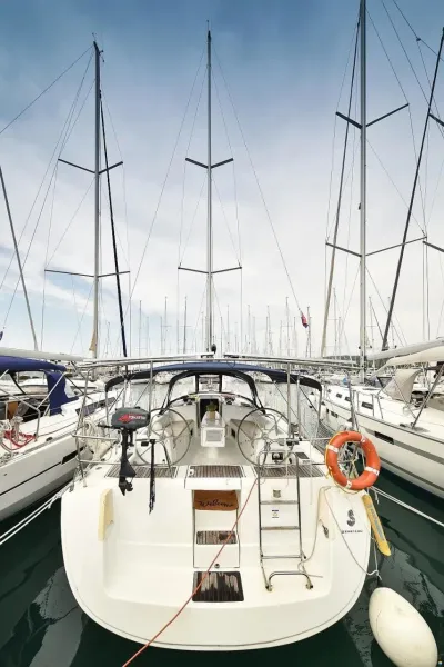 Beneteau Oceanis 43