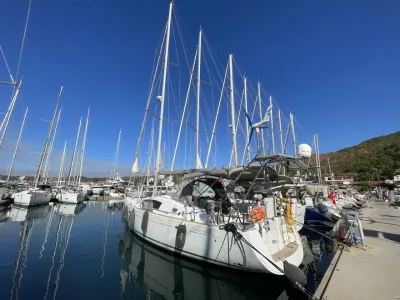 Beneteau Oceanis 43