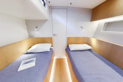 Beneteau Oceanis Yacht 60 2015