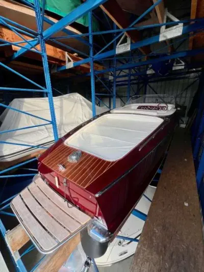Boesch 580 RUNABOUT