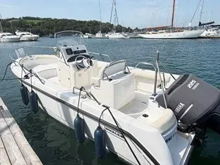 Boston Whaler 210 Outrage