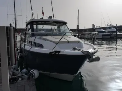 Boston Whaler Conquest 325