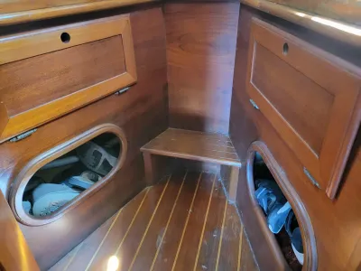 Brewer 42 Center Cockpit 1983