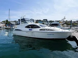 Broom 39 2+2