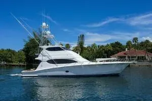 Buzz 68' Hatteras 2005