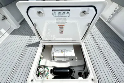 C-Hawk 25 Center Console 1988
