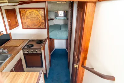 Cape Dory 30 Fly Bridge 1990