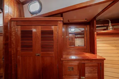 Cape Dory 33 1980