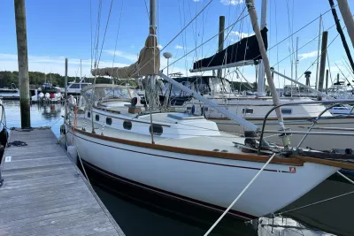 Cape Dory 36 1990