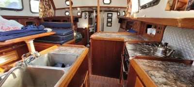 Cape Dory Robinhood 36 2001