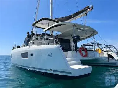 Catamaran LAGOON 42 occasion Espagne