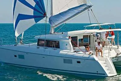 Catamaran LAGOON 421 occasion Croatie