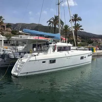Catamaran LAGOON 421 occasion Espagne