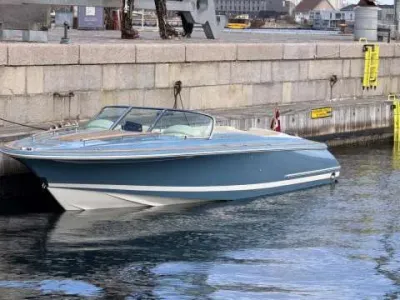 Chris Craft Corsair 25