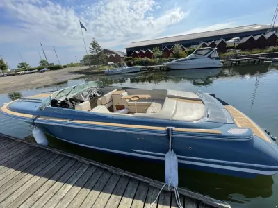 Chris Craft Corsair 28