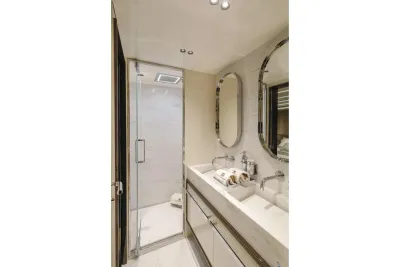 CRN 42.9m 2001