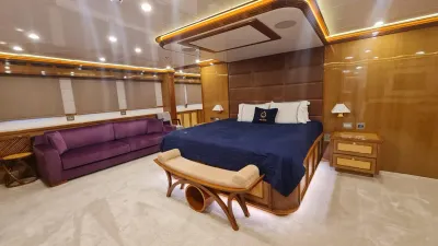Custom Line Navetta 33 2008