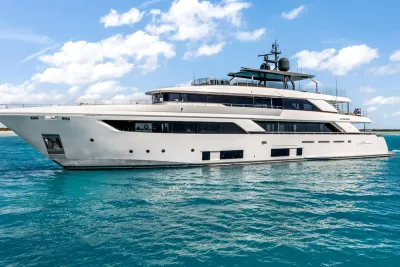 Custom Line NAVETTA 42 2023