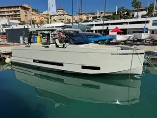 De Antonio Yachts D36 HT
