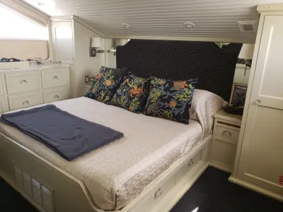 Delta Marine Tri-Deck 2001
