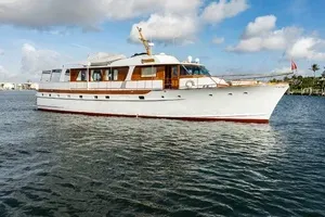 DOVETAIL 72' Trumpy 1972