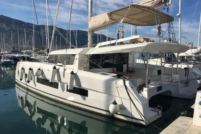Dufour Catamarans 48