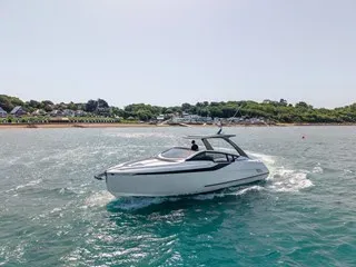 Fairline F//Line 33
