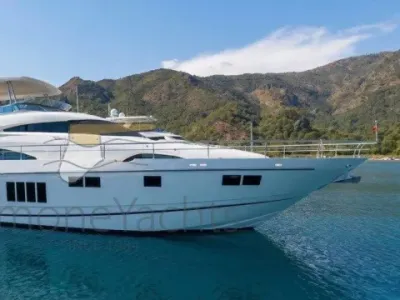 Fairline SQUADRON 78