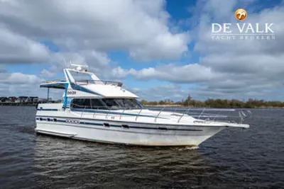 FERRETTI 43 motor yacht for sale