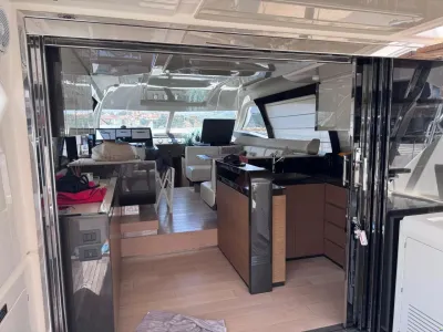Ferretti 550