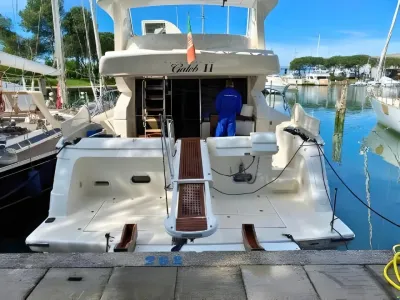 Ferretti 550
