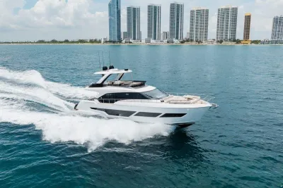 Ferretti 670