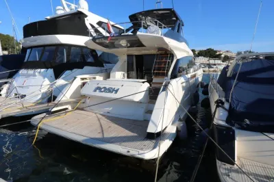 Ferretti Yachts 670