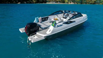 Fibrafort 212 Bowrider, nu eindelijk weer uit voor