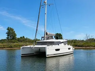 Fountaine Pajot Lucia 40