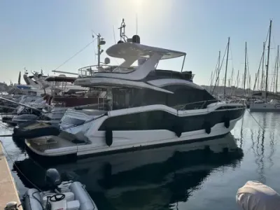Galeon 560 Fly